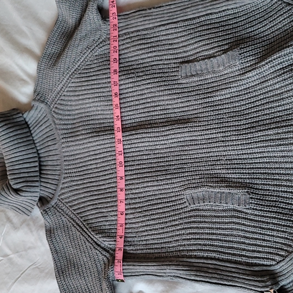 Ribbed Turtleneck Sweater - Picture 8 of 8